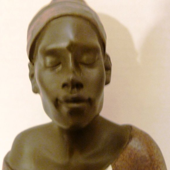 SEYMOUR MANN Handcrafted African Themed Figurine Woman With Pottery - Picture 9 of 15